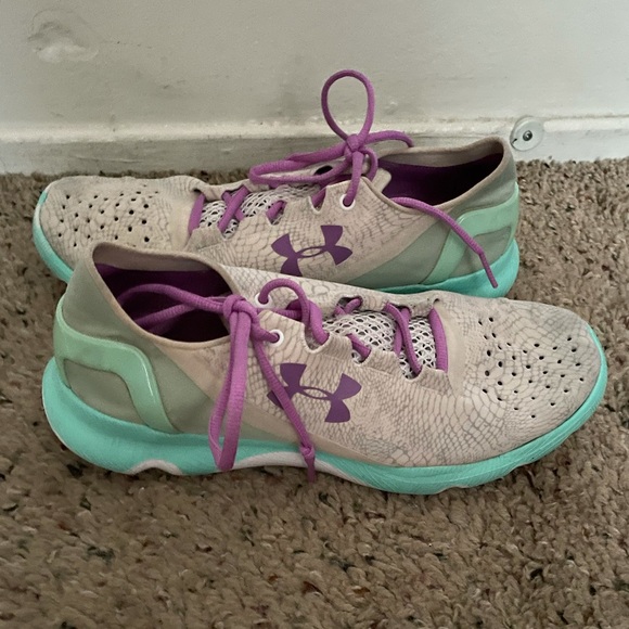 Under Armour shoes - Picture 3 of 4